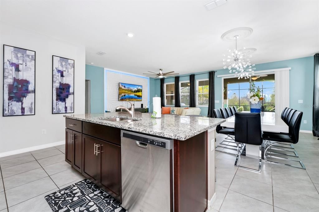 На продажу: $850,000 (7 спален, 5 ванн, 3626 Квадратных фут)