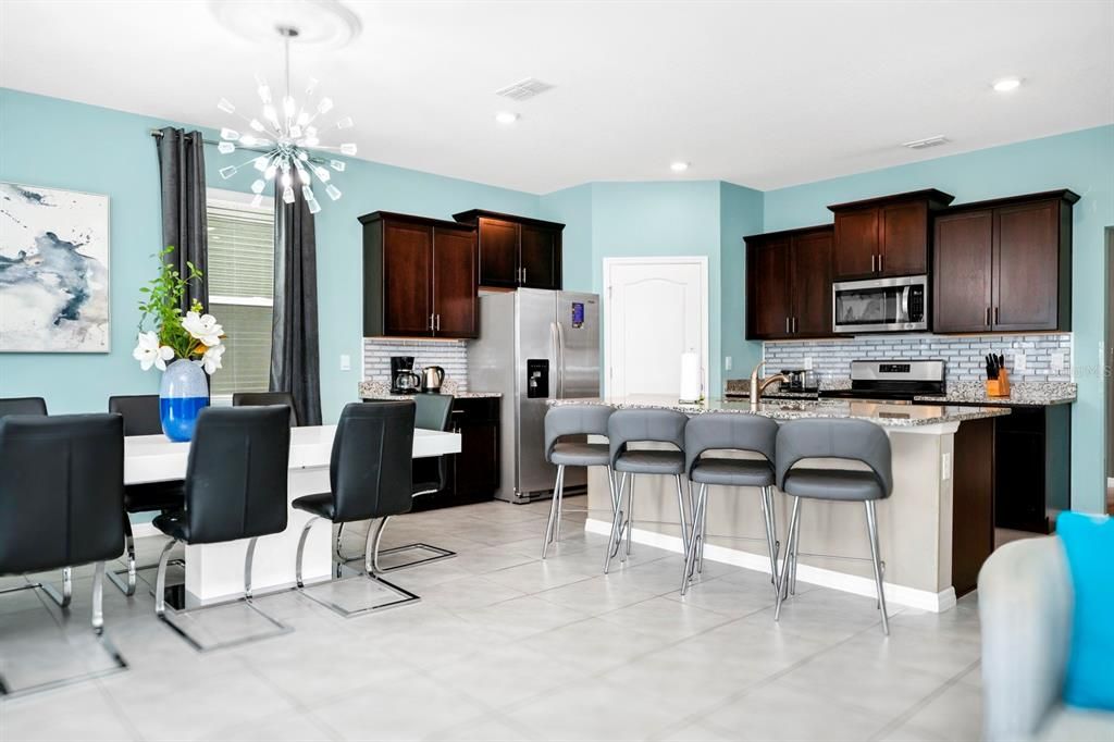 На продажу: $850,000 (7 спален, 5 ванн, 3626 Квадратных фут)