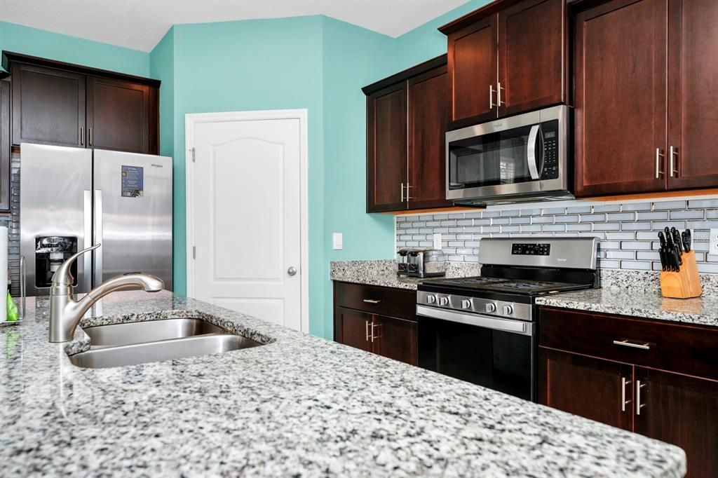 На продажу: $850,000 (7 спален, 5 ванн, 3626 Квадратных фут)