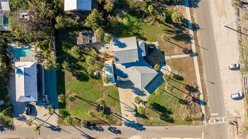 待售: $1,350,000 (0.24 acres)