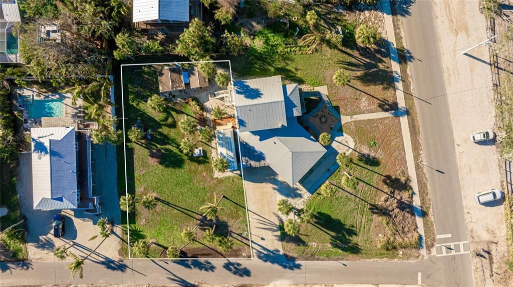 待售: $1,350,000 (0.24 acres)