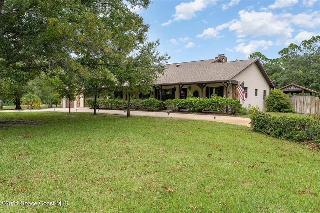 Недавно продано: $480,000 (3 спален, 2 ванн, 1764 Квадратных фут)