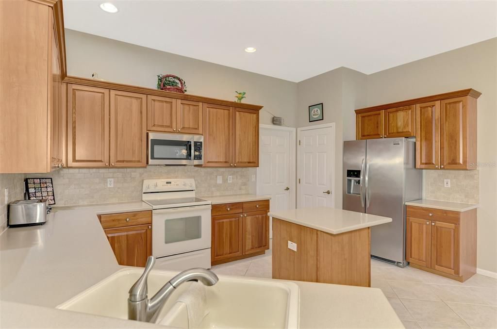 Activo con contrato: $269,900 (2 camas, 2 baños, 1629 Pies cuadrados)