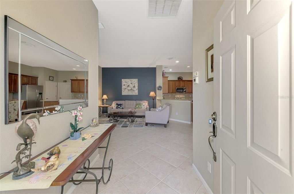 Activo con contrato: $269,900 (2 camas, 2 baños, 1629 Pies cuadrados)