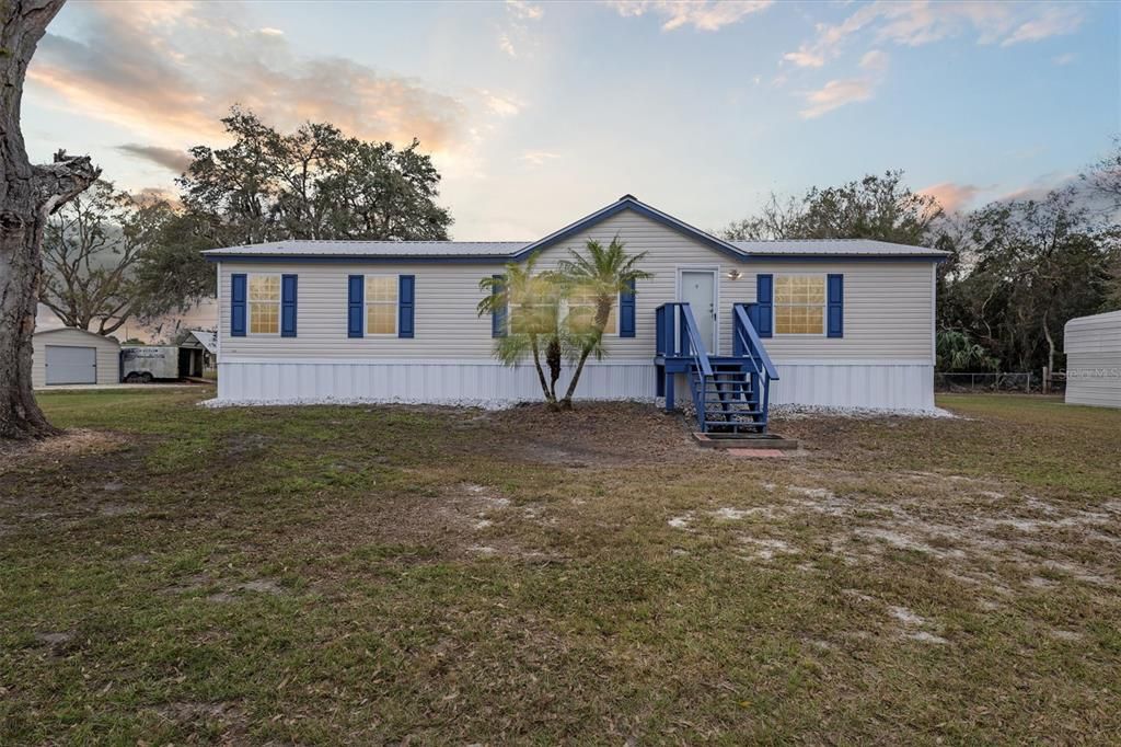 Recently Sold: $300,000 (3 beds, 2 baths, 1352 Square Feet)