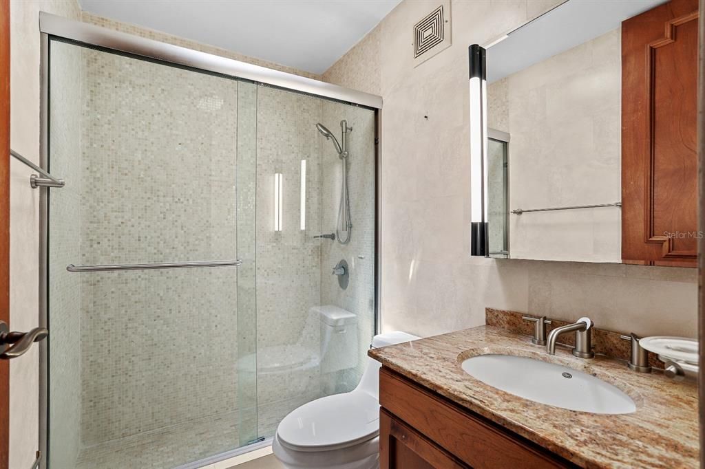 Activo con contrato: $1,450,000 (4 camas, 3 baños, 3000 Pies cuadrados)