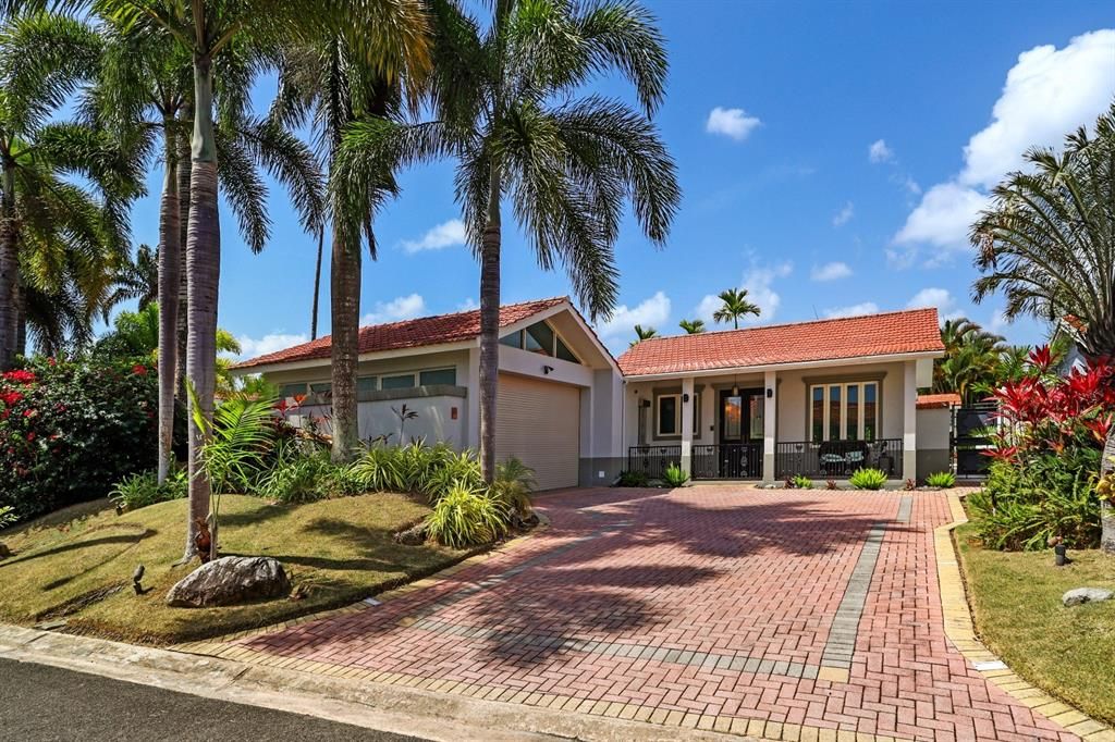 Activo con contrato: $1,450,000 (4 camas, 3 baños, 3000 Pies cuadrados)