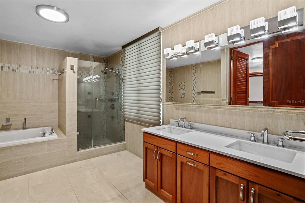 Activo con contrato: $1,450,000 (4 camas, 3 baños, 3000 Pies cuadrados)