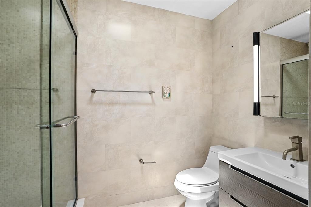 Activo con contrato: $1,450,000 (4 camas, 3 baños, 3000 Pies cuadrados)