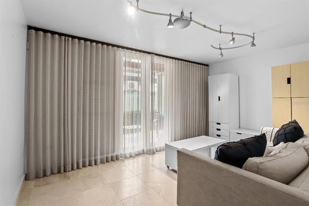 Activo con contrato: $1,450,000 (4 camas, 3 baños, 3000 Pies cuadrados)