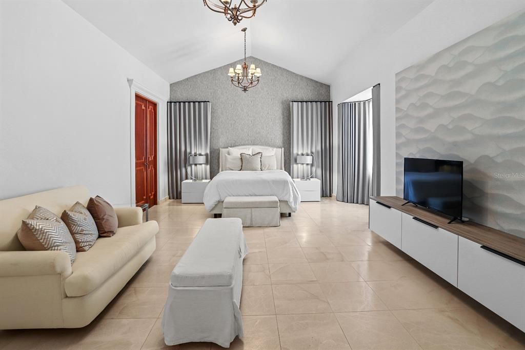 Activo con contrato: $1,450,000 (4 camas, 3 baños, 3000 Pies cuadrados)