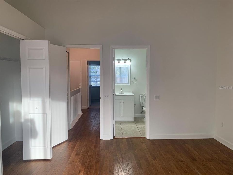 合同活跃: $1,950 (2 贝兹, 2 浴室, 1152 平方英尺)