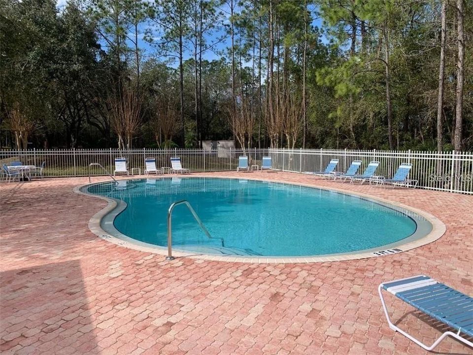 合同活跃: $1,950 (2 贝兹, 2 浴室, 1152 平方英尺)