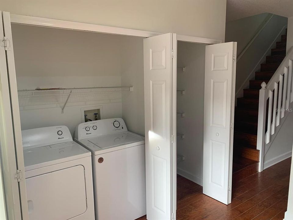 合同活跃: $1,950 (2 贝兹, 2 浴室, 1152 平方英尺)