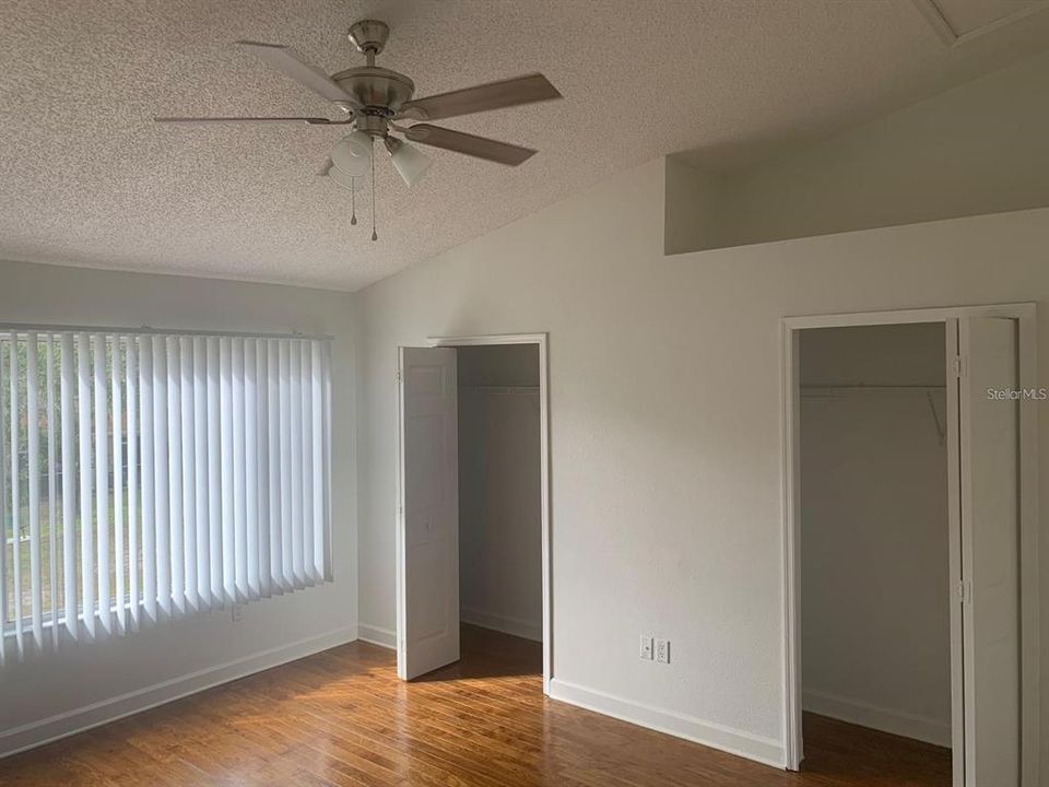 合同活跃: $1,950 (2 贝兹, 2 浴室, 1152 平方英尺)