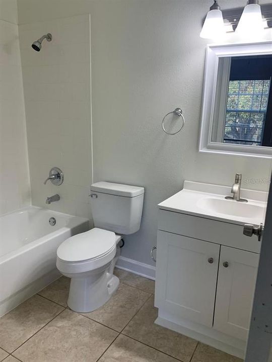 合同活跃: $1,950 (2 贝兹, 2 浴室, 1152 平方英尺)