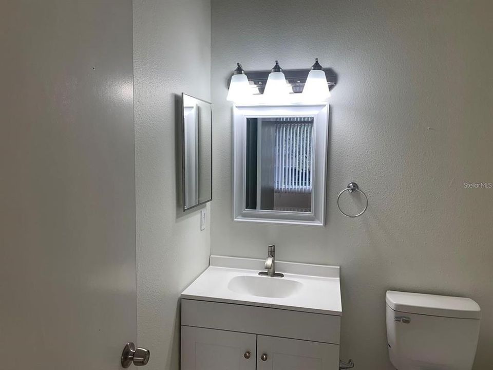 合同活跃: $1,950 (2 贝兹, 2 浴室, 1152 平方英尺)