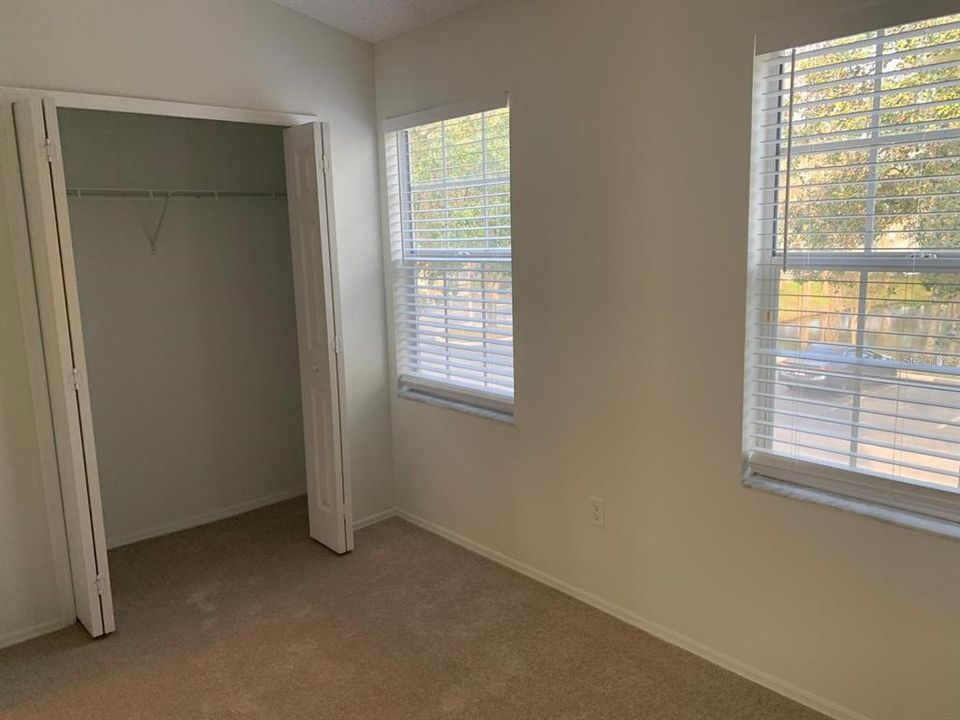 合同活跃: $1,950 (2 贝兹, 2 浴室, 1152 平方英尺)