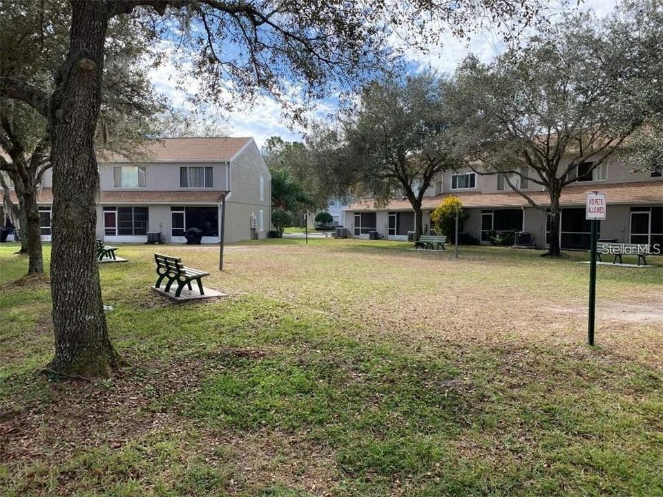 合同活跃: $1,950 (2 贝兹, 2 浴室, 1152 平方英尺)