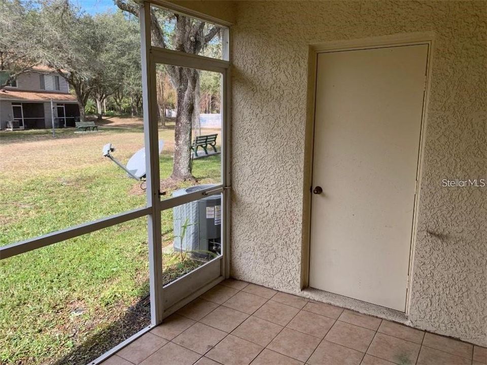 合同活跃: $1,950 (2 贝兹, 2 浴室, 1152 平方英尺)