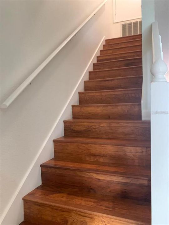 合同活跃: $1,950 (2 贝兹, 2 浴室, 1152 平方英尺)