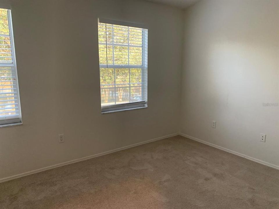 合同活跃: $1,950 (2 贝兹, 2 浴室, 1152 平方英尺)