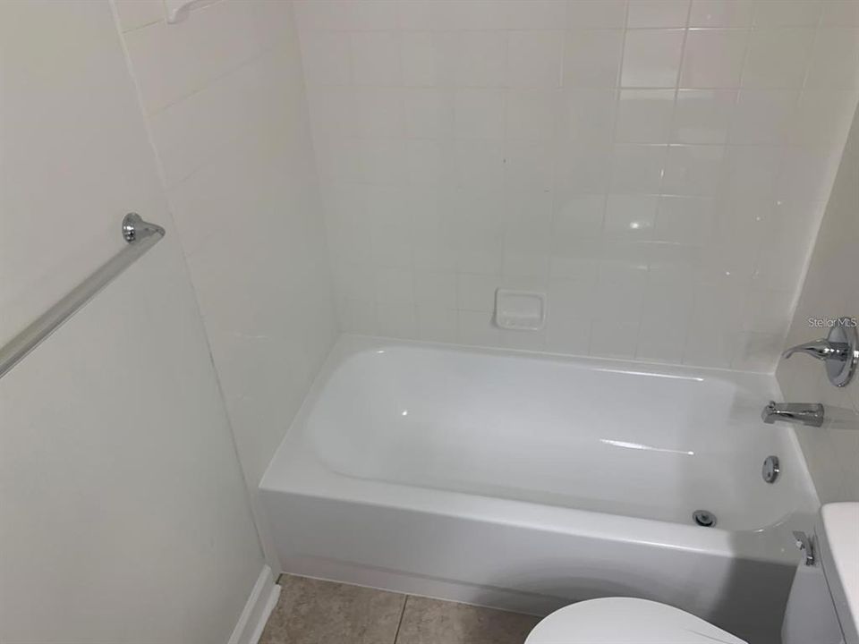 合同活跃: $1,950 (2 贝兹, 2 浴室, 1152 平方英尺)