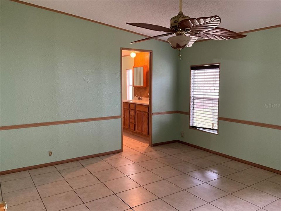 For Sale: $245,500 (3 beds, 2 baths, 1717 Square Feet)