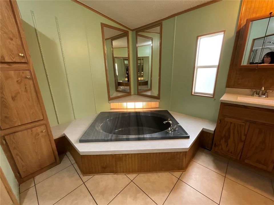 For Sale: $245,500 (3 beds, 2 baths, 1717 Square Feet)