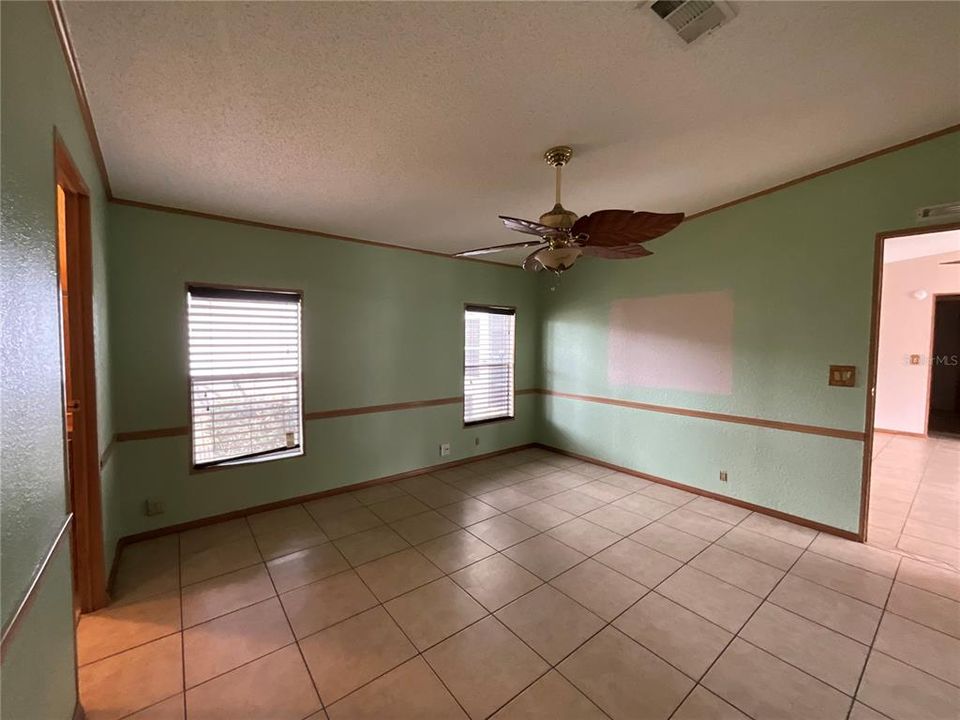 For Sale: $245,500 (3 beds, 2 baths, 1717 Square Feet)