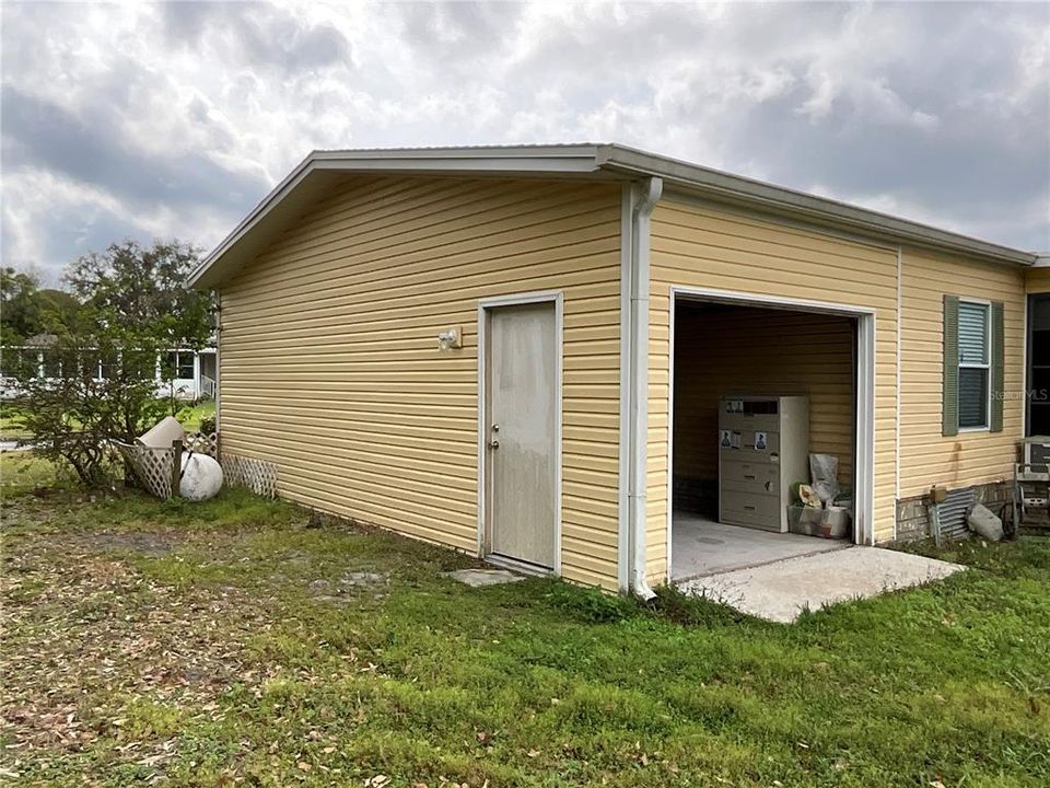 For Sale: $245,500 (3 beds, 2 baths, 1717 Square Feet)