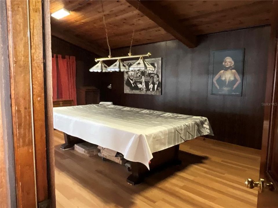 For Sale: $245,500 (3 beds, 2 baths, 1717 Square Feet)