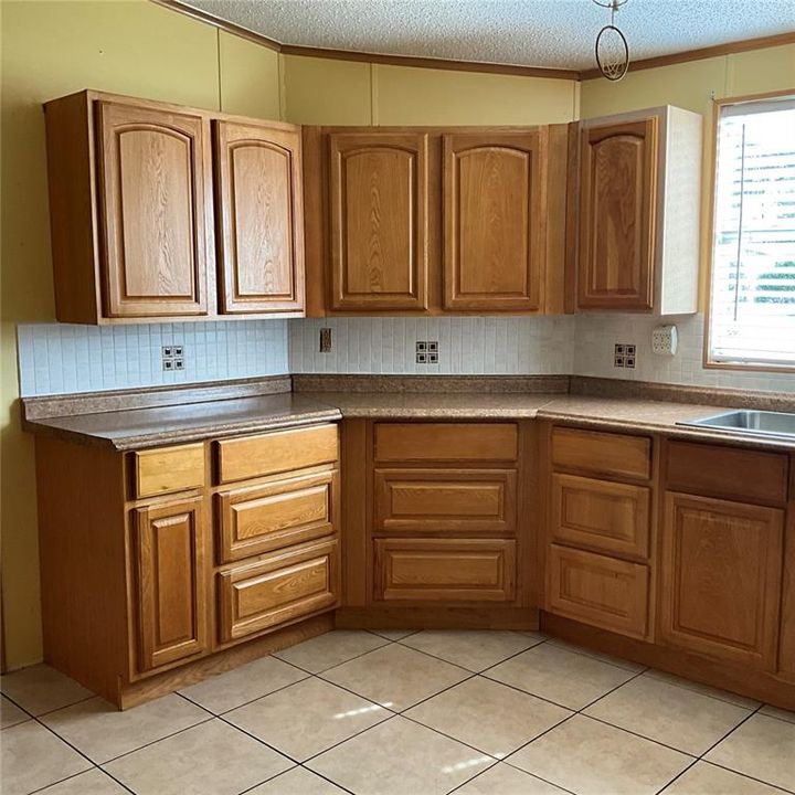 For Sale: $245,500 (3 beds, 2 baths, 1717 Square Feet)