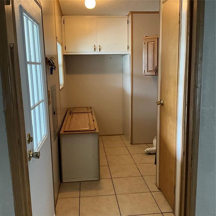 For Sale: $245,500 (3 beds, 2 baths, 1717 Square Feet)