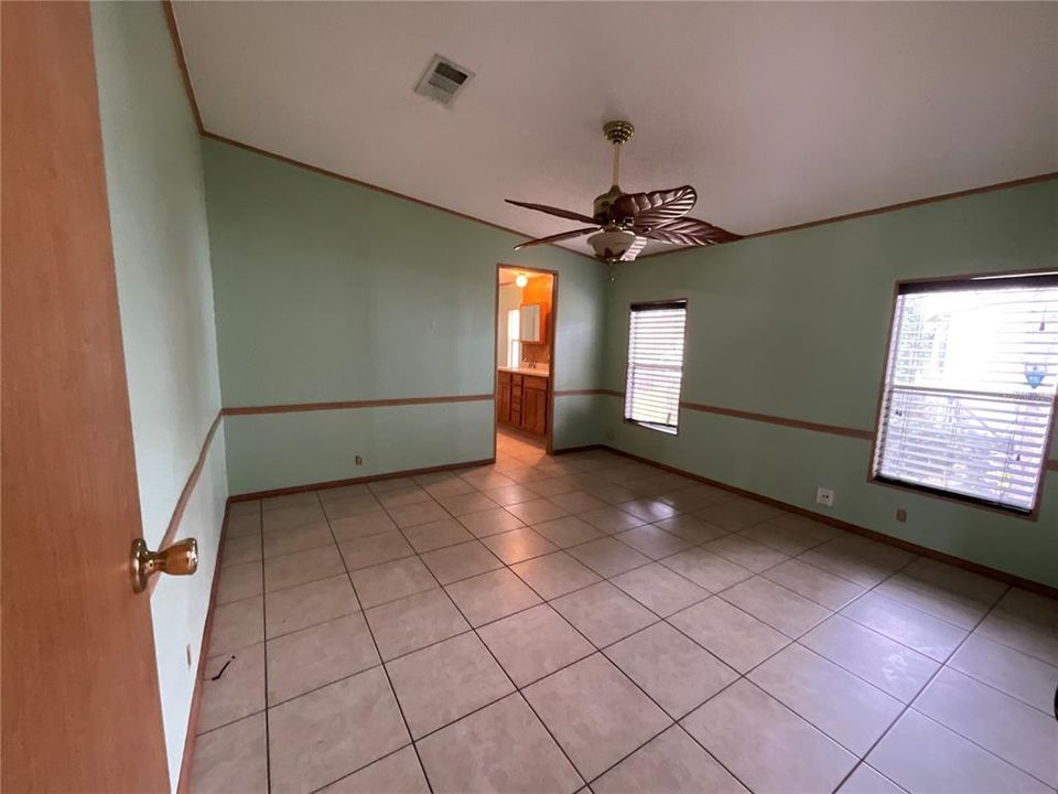 For Sale: $245,500 (3 beds, 2 baths, 1717 Square Feet)
