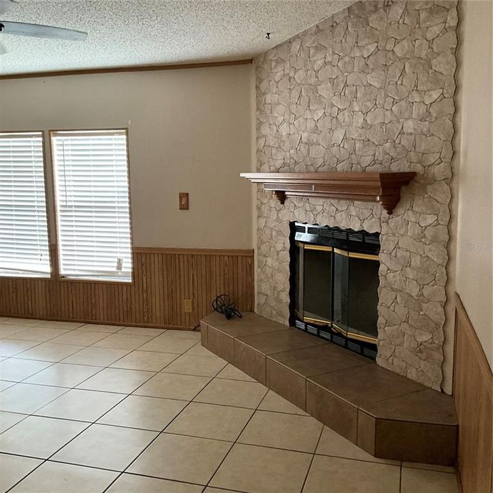 For Sale: $245,500 (3 beds, 2 baths, 1717 Square Feet)