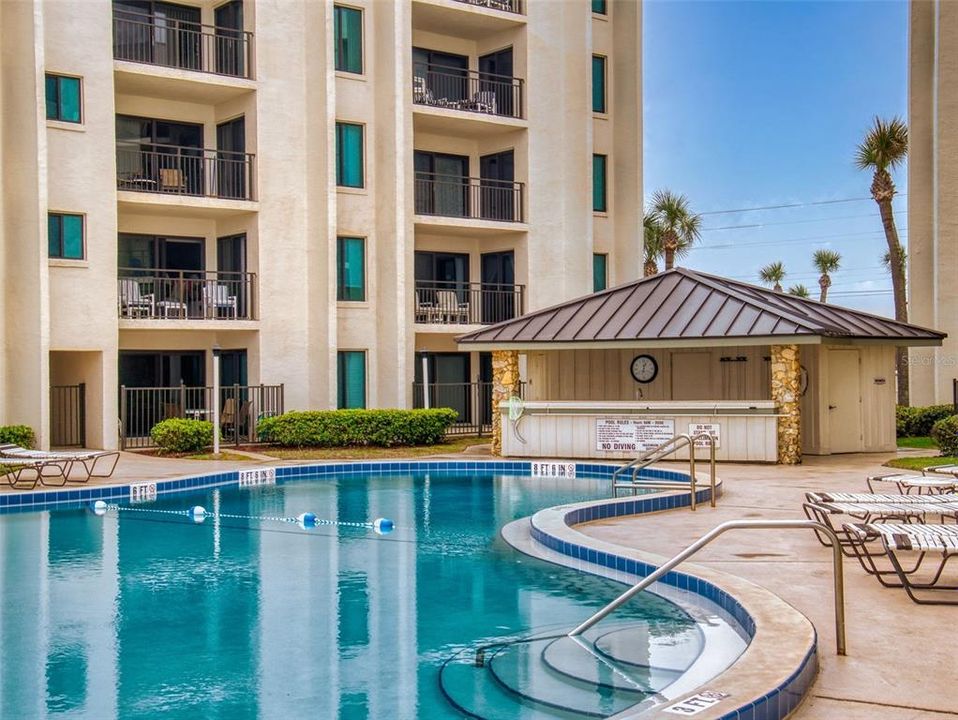 For Sale: $457,000 (2 beds, 2 baths, 1013 Square Feet)