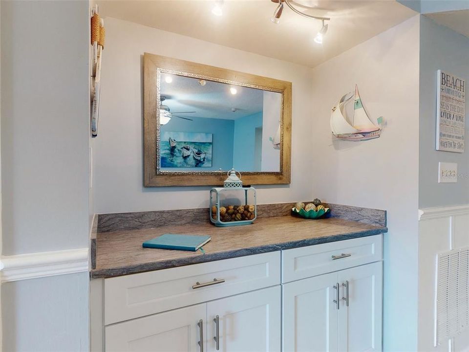 For Sale: $457,000 (2 beds, 2 baths, 1013 Square Feet)