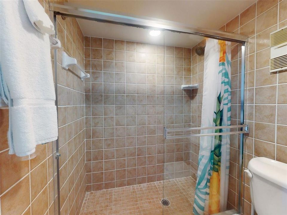 For Sale: $457,000 (2 beds, 2 baths, 1013 Square Feet)