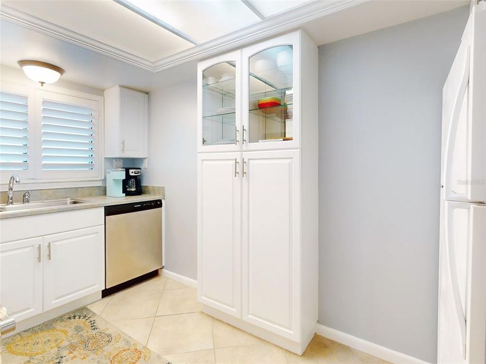 For Sale: $457,000 (2 beds, 2 baths, 1013 Square Feet)