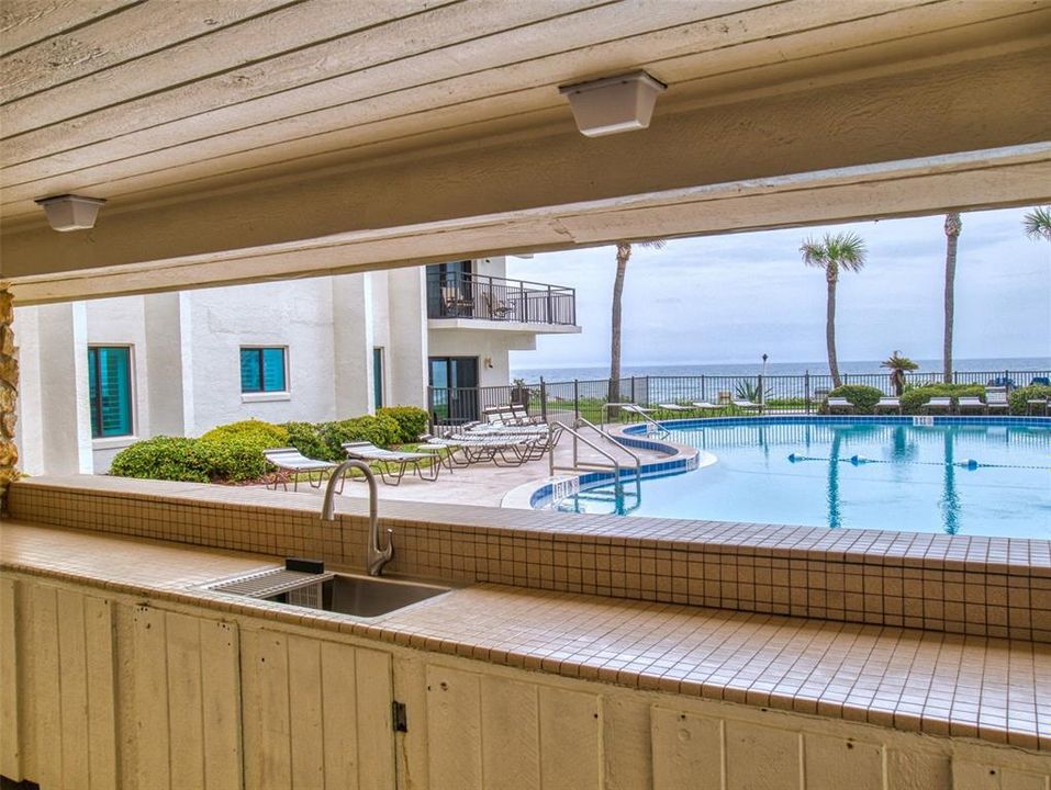 For Sale: $457,000 (2 beds, 2 baths, 1013 Square Feet)