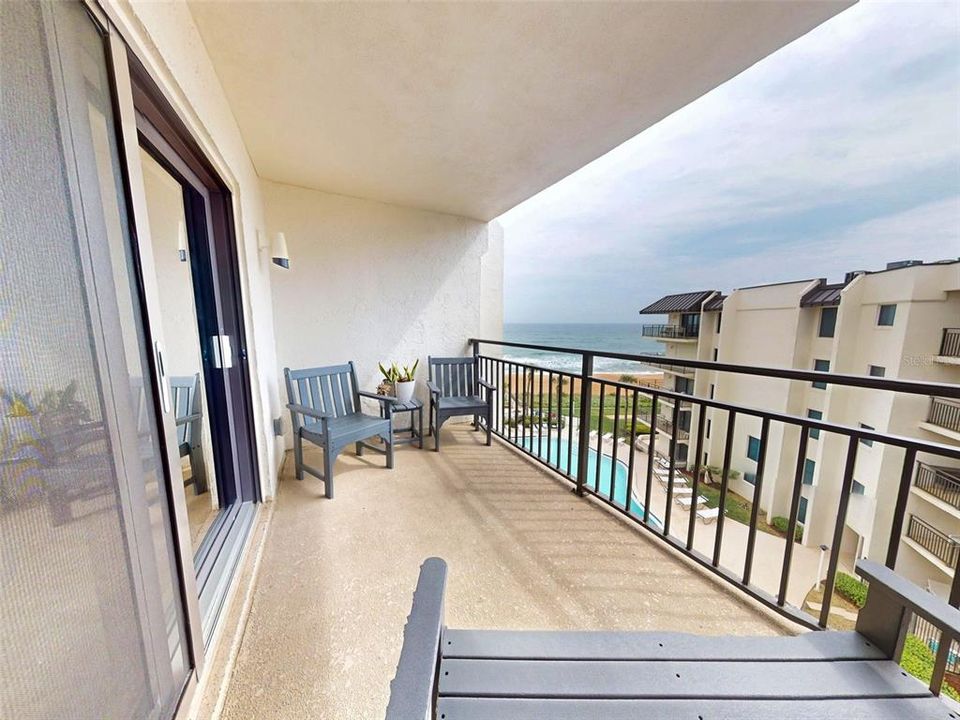 For Sale: $457,000 (2 beds, 2 baths, 1013 Square Feet)