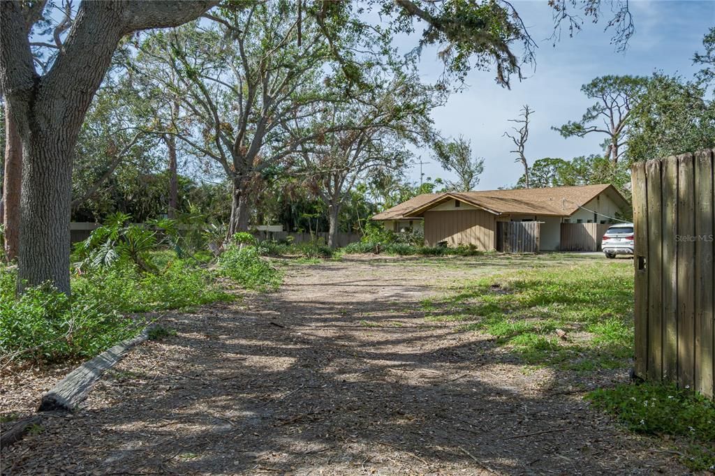 Vendido Recientemente: $950,000 (3 camas, 2 baños, 1717 Pies cuadrados)