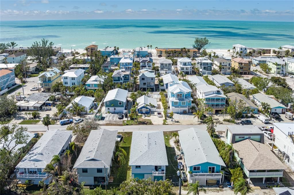 待售: $1,300,000 (4 贝兹, 0 浴室, 1740 平方英尺)