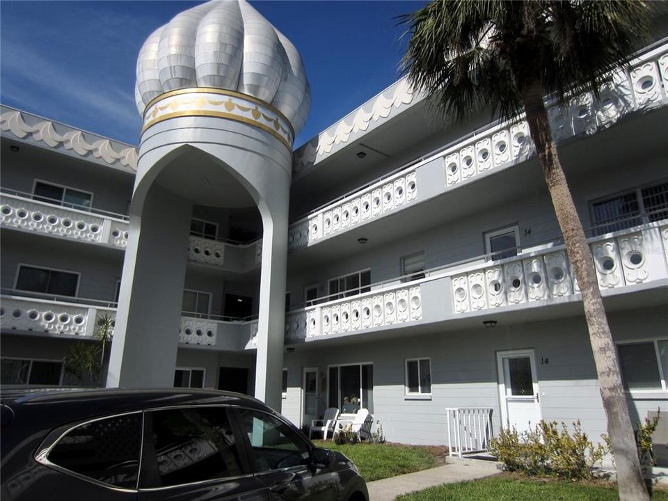 Recently Sold: $275,000 (2 beds, 2 baths, 1400 Square Feet)