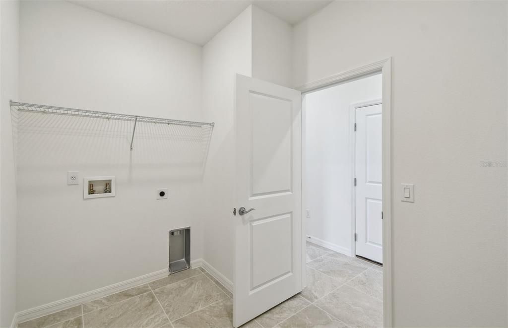 Active With Contract: $388,510 (3 beds, 3 baths, 2230 Square Feet)