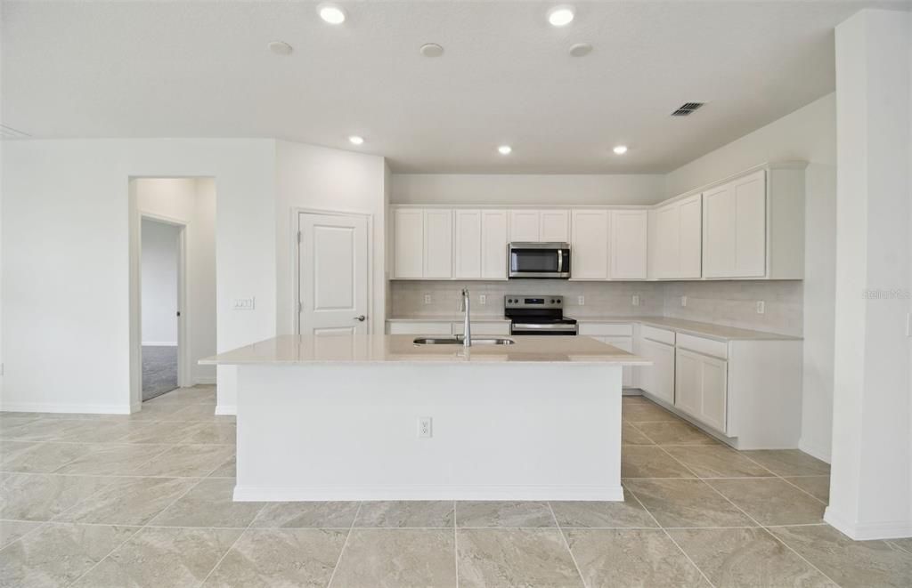 Active With Contract: $388,510 (3 beds, 3 baths, 2230 Square Feet)