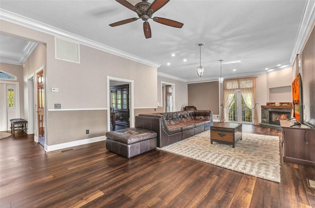 Active With Contract: $1,110,000 (4 beds, 2 baths, 2758 Square Feet)