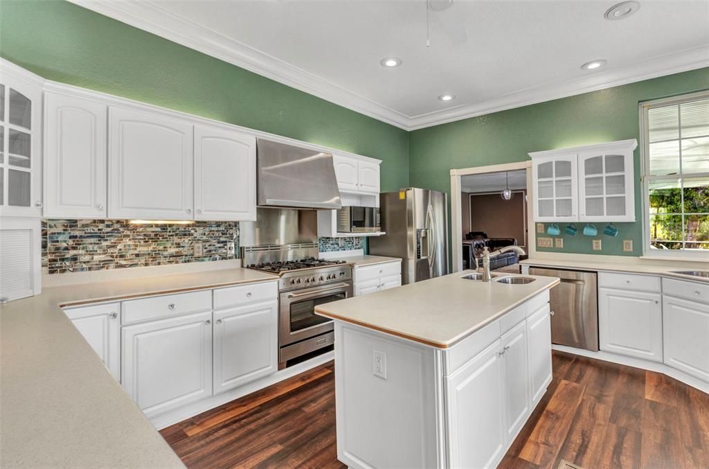 Active With Contract: $1,110,000 (4 beds, 2 baths, 2758 Square Feet)