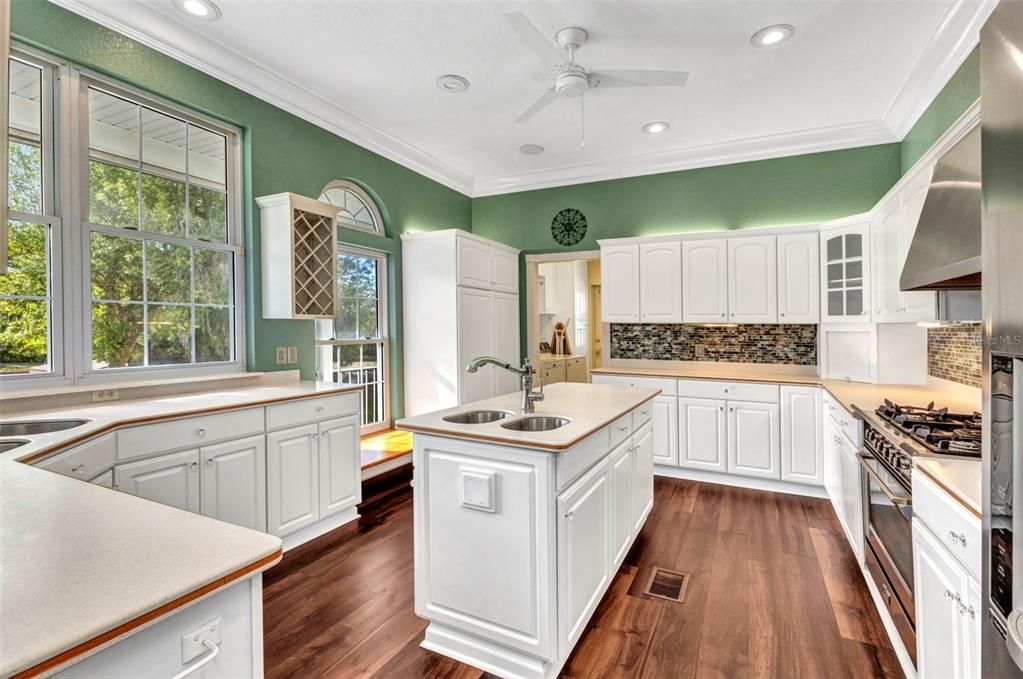 Active With Contract: $1,110,000 (4 beds, 2 baths, 2758 Square Feet)